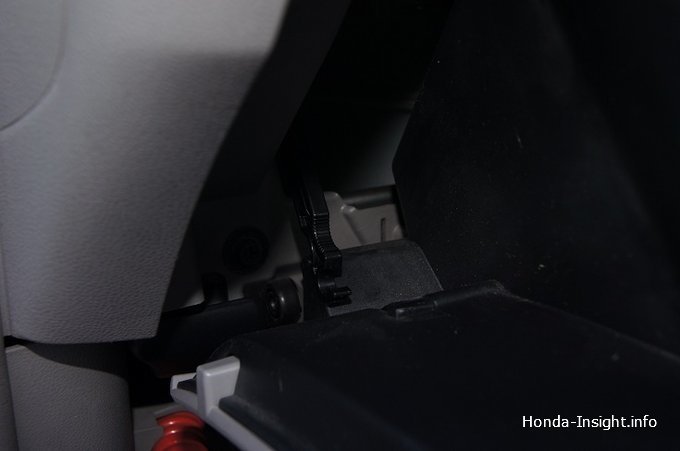 Замена салонного фильтра Honda Insight Хонда Инсайт