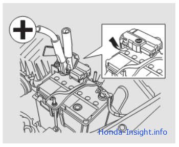 Honda Insight Запуск двигателя от внешней батареи